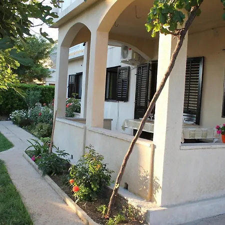 Apartment Paulin Pag Pag Town