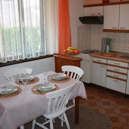 Paulin Pag Apartment