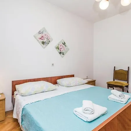 Apartment Paulin Pag Pag Town