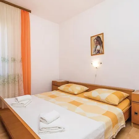 Paulin Pag Apartment *