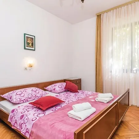 Paulin Pag Apartman *